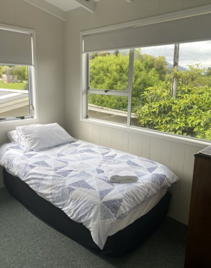 Golden Bay holiday accommodation bedroom